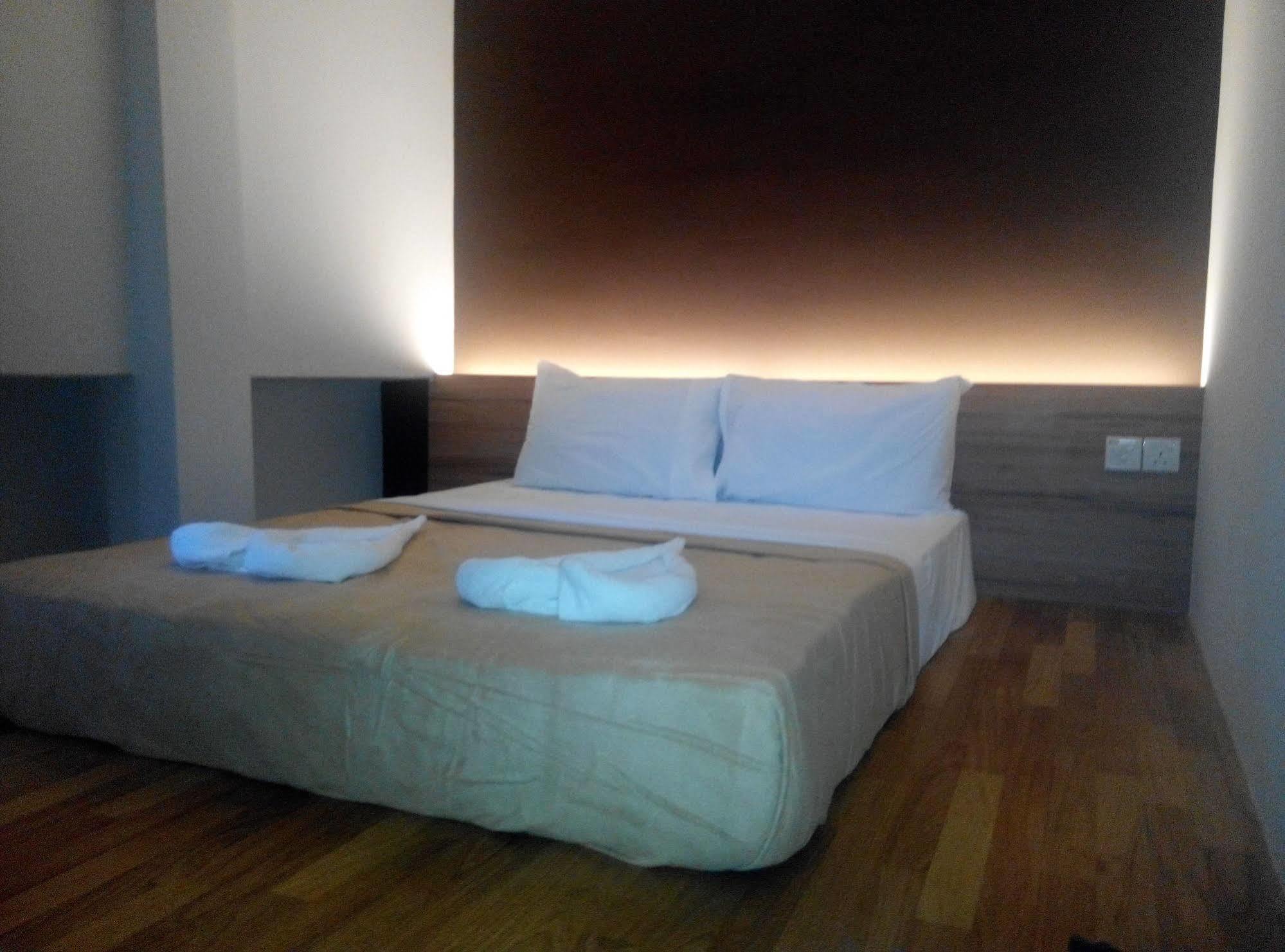 Lavana Hotel Batu Caves Extérieur photo