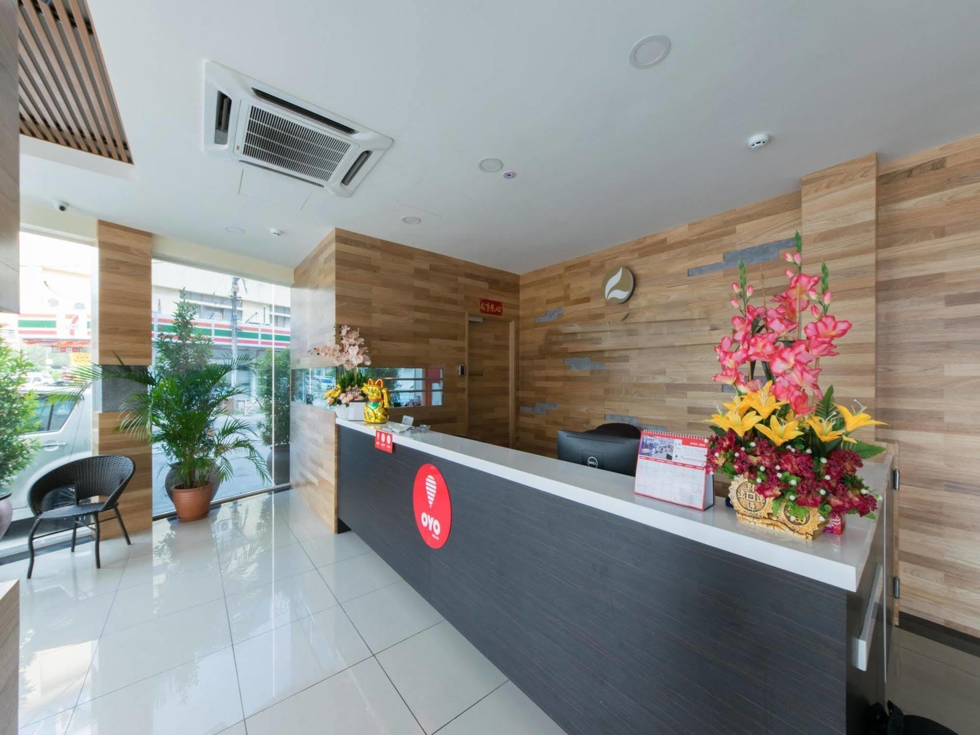 Lavana Hotel Batu Caves Extérieur photo